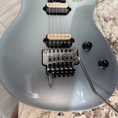 EVH Wolfgang Special Stealth made in Mexico Eddie Van Halen sig