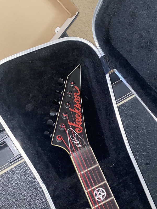 Jackson Kevin Bond Rhoads V 2008 Black and Red Bevels