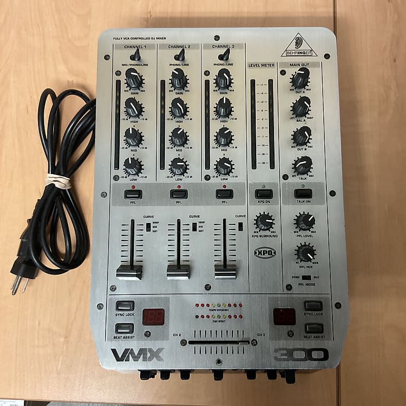 Amazon.com: Behringer VMX300 3-Channel DJ Mixer : Musical