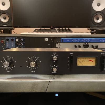 Hairball Audio 1176 FET Rack Compressor Rev D 2019 - Black Hairball Audio 1176 FET Rack Compressor Rev D 2019 - Black