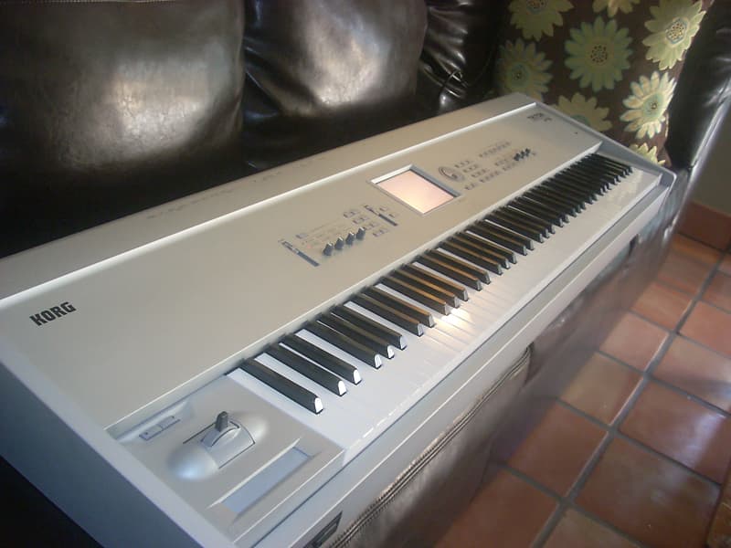 Korg Triton Pro X 88-Key 62-Voice Polyphonic Workstation (1999