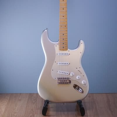 Fender H.E.R. Stratocaster Chrome Glow DEMO image 8