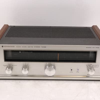 Kenwood KT 8300 Vintage HiFi Audio FM/AM Tuner - LED VU Meters