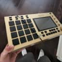 Akai MPC Live Gold 1 of 800  made + SD card. Excellent condition