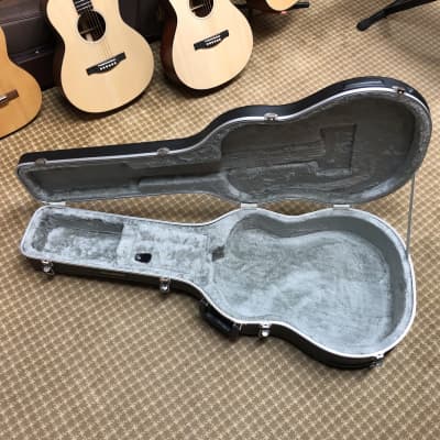 Road Runner RRMADN ABS Molded Dreadnought Acoustic Guitar Hardshell Case image 2