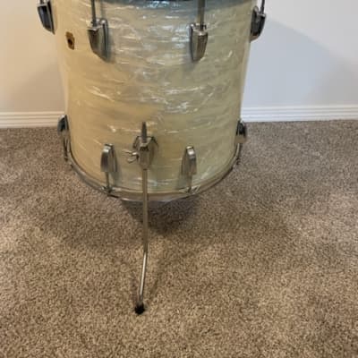 Complete Ludwig Super Classic 1965/66 White Marine Pearl Drum Kit image 15