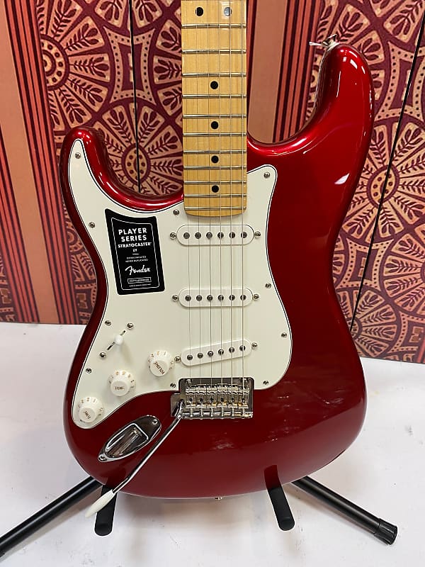 Fender Player Stratocaster Left-handed - Candy Apple Red with