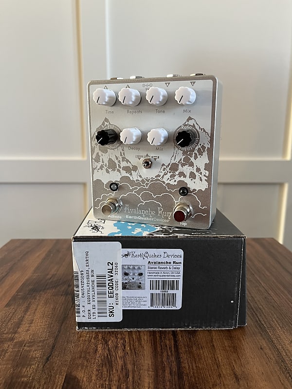 EarthQuaker Devices Avalanche Run Stereo Reverb & Delay with Tap Tempo V2 Limited Edition