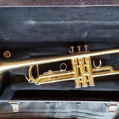 Yamaha YTR‑2335 Standard Bb Trumpet, Japan, with case and mouthpiece image 4