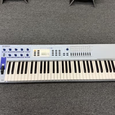 Yamaha CS2x Synthesizer