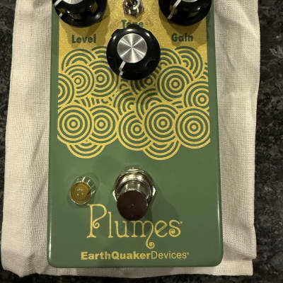 EarthQuaker Devices Plumes Small Signal Shredder | Reverb