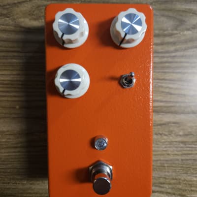 Percussive Tremolo Boost Pedal - Hummingbird image 2