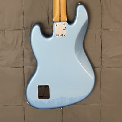 Fender Player Plus Jazz Bass V - Opal Spark with Maple Fretboard 2021 - Present image 4