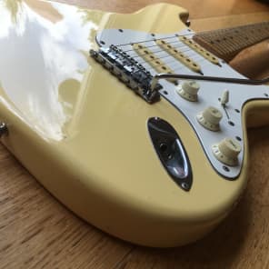 Fender 1980's FujiGen Stratocaster 1972 RI MIJ E-Serial 1984-87 Yellow White Bild 16