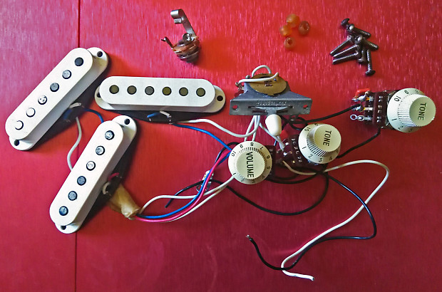 Fender american standard stratocaster pickups top