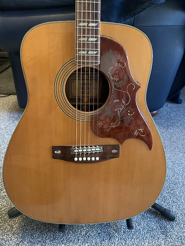 Yamaha fg 300 deals guitar