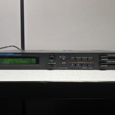 Roland JV-880 Multi Timbral Synthesizer Module 1992