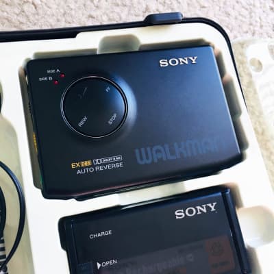 [RARE FULL SET] Sony WM600 Walkman Cassette Player, TOP SHAPE, Working ! image 3