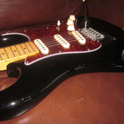 Tagima 530 Series "S" Style Electric Guitar w/ Tremolo Bar and Allen Wrench  TG 530-BK LF/TT - Black w/ Tortoise Pickguard image 1