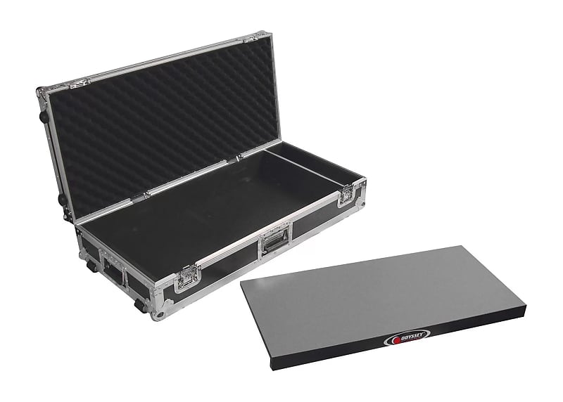 Odyssey FZGPEDAL32W Flight Zone 32 Guitar Pedal Board Case | Open