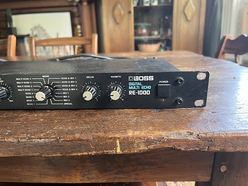 ギター BOSS RE-1000 DIGITAL MULTI ECHO Boss RE-1000 Digital Multi Echo Guitar Effect Processor
