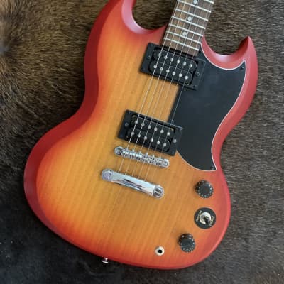 ギター Epiphone SG Cherry Sunburst Epiphone SG Special VE - Heritage Cherry Sunburst | Sweetwater