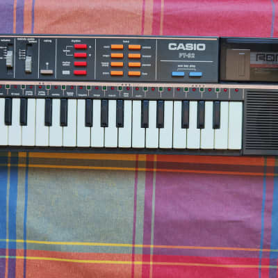 Casio PT-82. 32 Key Mini Synthesizer