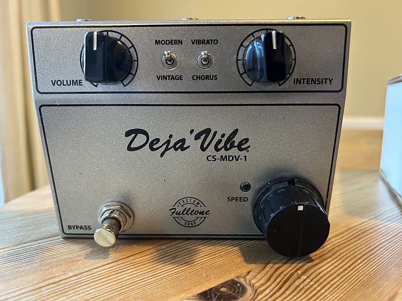 Fulltone CS-MDV MkII Custom Shop Mini Deja Vibe MkII | Reverb UK