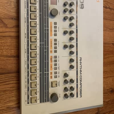 Roland TR-909 Rhythm Composer 1983 - 1985 - White