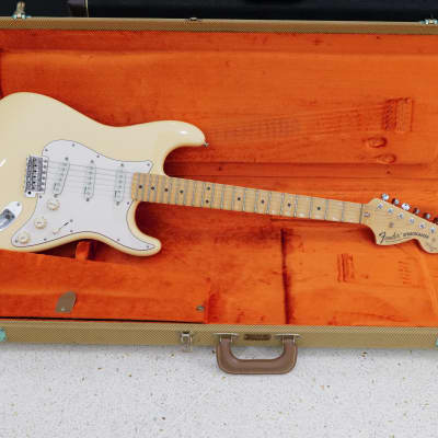 Fender Yngwie Malmsteen Artist Series Signature Stratocaster with Maple Fretboard 2007 - Present - Vintage White image 1