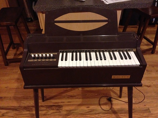 Electric chord organ on sale