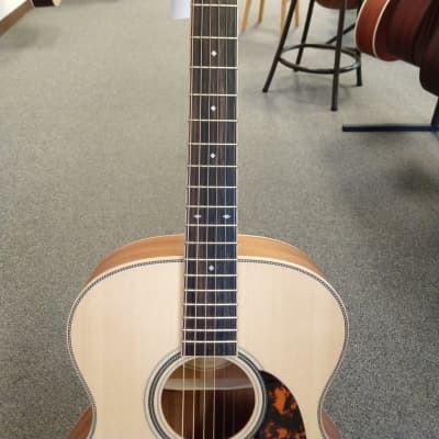 New Larrivee OM-40 Acoustic Guitar, Mahogany Back and Sides, Natural with Hardshell Case image 3