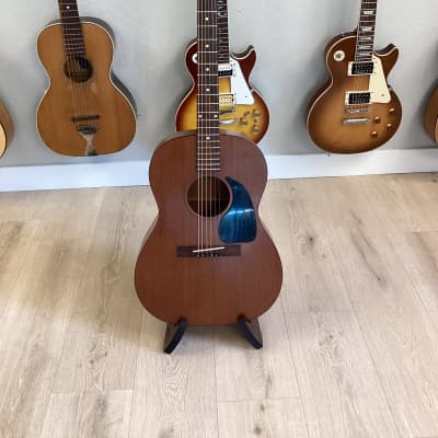 ギブソン　LGO　ナローネック ギターでハッピー！: GIBSON LG-0