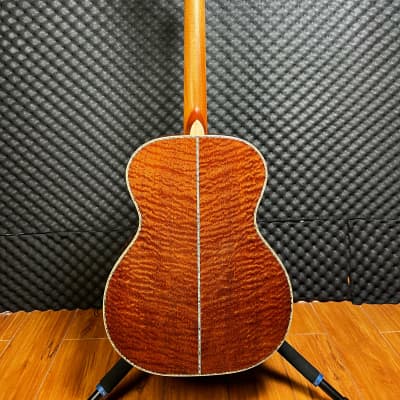 Hsienmo OM custom Full Solid Germany Spruce + Curly Quilted Mahogany image 6