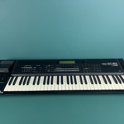 Roland XP-60 61-Key 64-Voice Music Workstation Keyboard 1998 - 2003 - Black