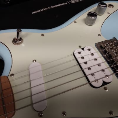Fender  Duo sonic HS 2016 in Daphne Blue w/Full Warranty Floor Model! image 3
