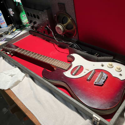 Silvertone Silvertone guitar with Amplifier in case 1964-1966 image 2