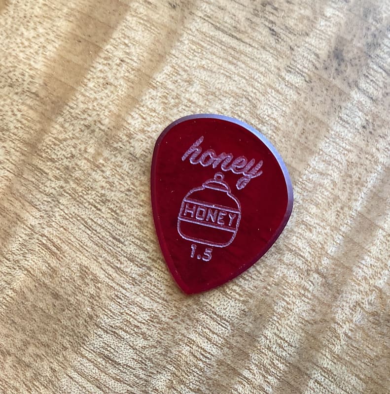 Honey Picks Honey Jar Medium 1.5mm Transparent Red Acrylic Guitar Pick