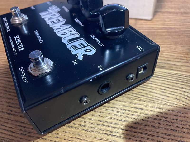 SCHECTER THE TREMBLER トレモロペダル USED SCHECTER THE TREMBLER Guitar Effects Tremolo Free