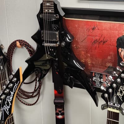 Lot - Bc Rich Draco Onyx Electric Guitar With Coffin