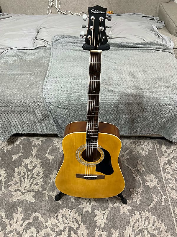 Silvertone Pro Series PD2 Acoustic Guitar. Sounds and plays amazing. Good  to VG condition.