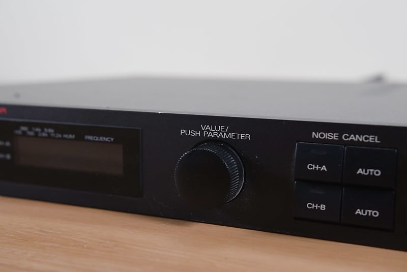 Roland SN-700 Noise/Hum Eliminator (church owned) CG00JTC