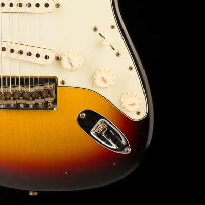 Fender Custom Shop 1961 Stratocaster Hardtail Journeyman Relic 3-Tone Sunburst image 9