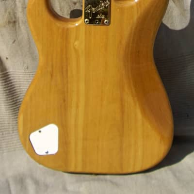 Fender Stratocaster Elite Gold 1983 Natural image 14