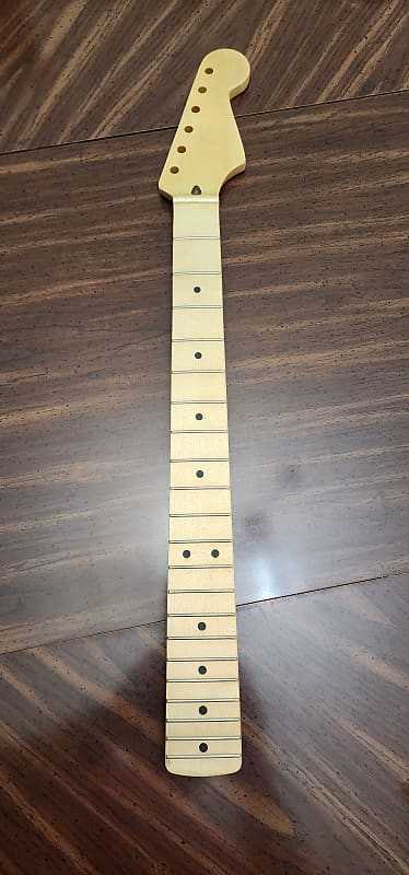 Unbranded Strat Style Neck with Skunk Stripe Unbranded Strat Style neck 25.5 Scale - Satin image 1