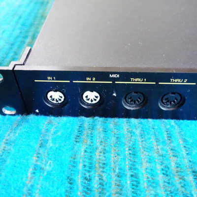 Korg KMP-68 Midi Patchbay - 6 in 8 out Midi Patcher / Mixer