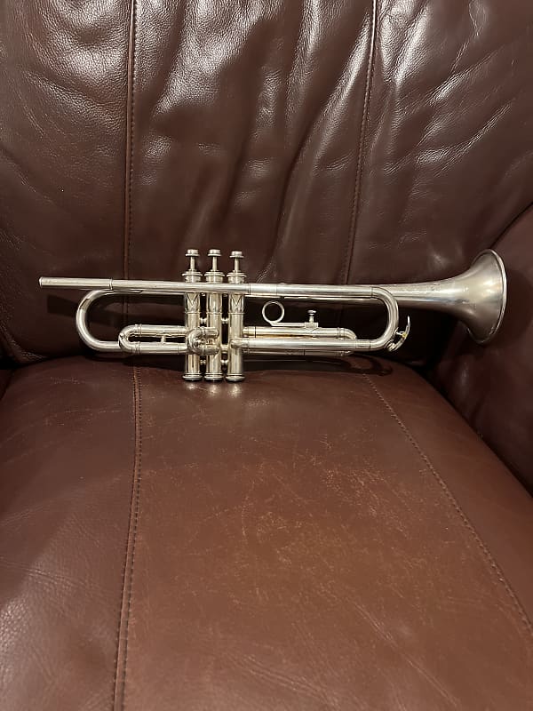 Holton Revelation Bb Trumpet (1924) SN 84379