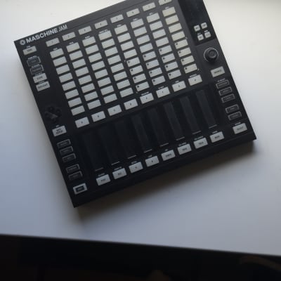 Native Instruments MASCHINE JAM Production & Sequencing Controller