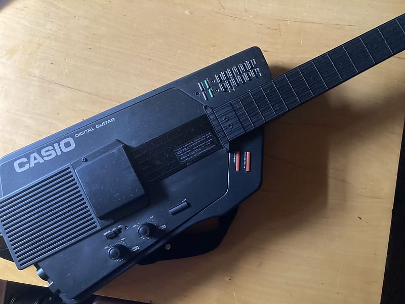 Casio DG-1 Digital Guitar Synthesizer