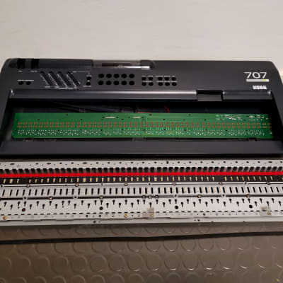 Korg 707 - Case, key contact pcb etc.